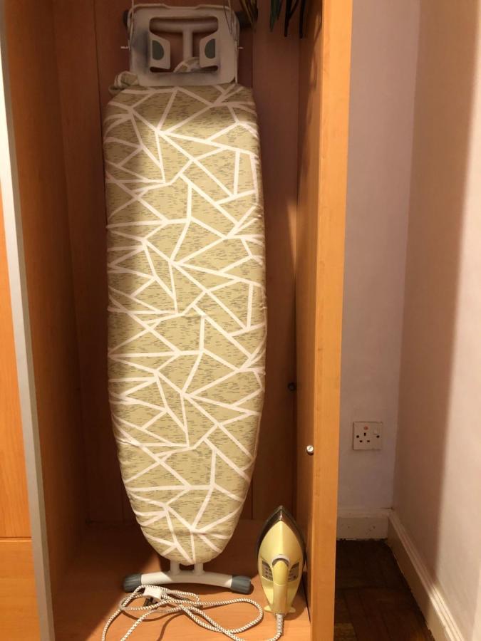 Riverbank Suites Waterfront Кучинг Екстериор снимка