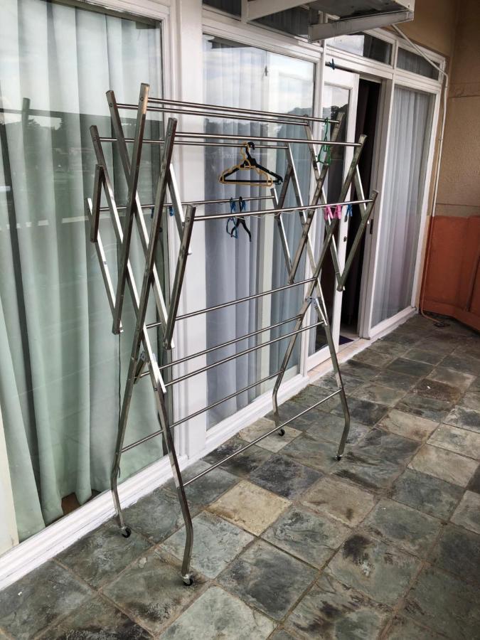 Riverbank Suites Waterfront Кучинг Екстериор снимка