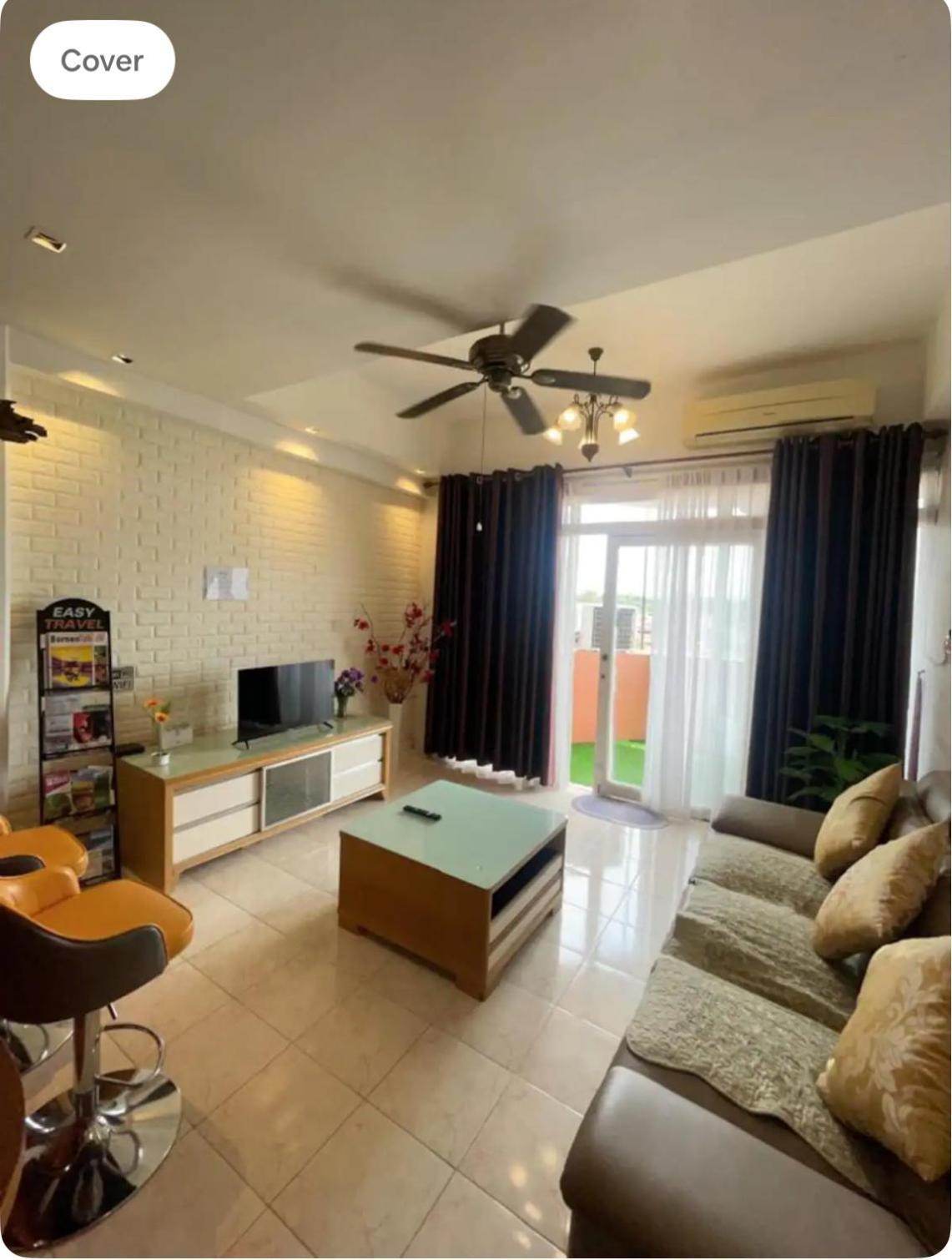 Riverbank Suites Waterfront Кучинг Екстериор снимка